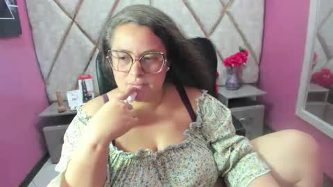 sara_thonson_ online show from April 11, 2026, 7:45 am