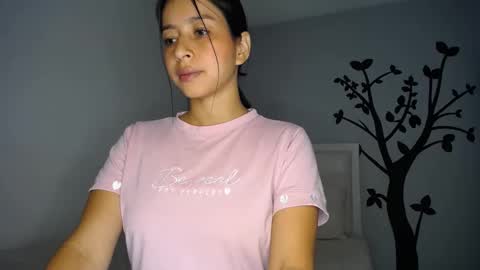 Snapshot of sara_tris chatting on September 9, 2025, 1:38 am Sara online show from September 9, 2025, 1:38 am