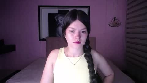 Snapshot of sara_valderrama_ chatting on December 1, 2025, 12:32 pm sara_valderrama_ online show from December 1, 2025, 12:32 pm