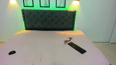 sara_valentina2 online show from September 19, 2025, 2:29 pm