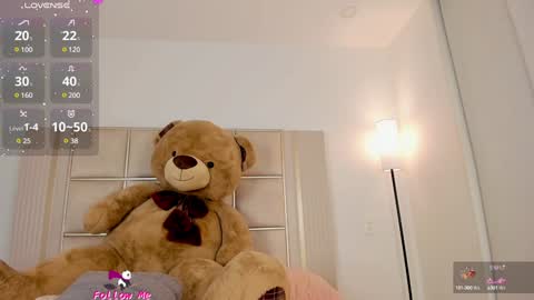 Snapshot of saraa_milleer chatting on January 15, 2025, 6:54 am Sara Miller online show from January 15, 2025, 6:54 am