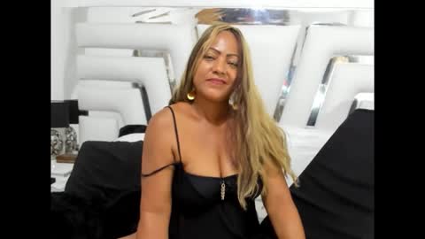 Sara online show from November 26, 2025, 10:11 pm