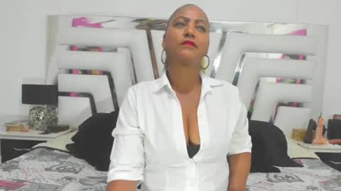 Sara online show from November 28, 2025, 9:06 pm