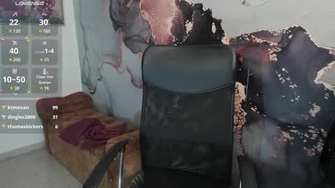 Snapshot of saraamills chatting on December 6, 2024, 2:13 am Sara online show from December 6, 2024, 2:13 am