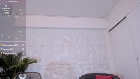 Snapshot of saraamills chatting on December 20, 2024, 2:30 am Sara online show from December 20, 2024, 2:30 am