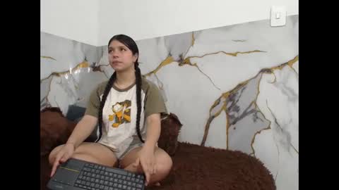 Snapshot of saraandthomas chatting on November 6, 2025, 9:37 pm sara and thomas online show from November 6, 2025, 9:37 pm