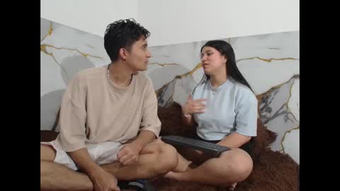 Snapshot of saraandthomas chatting on November 11, 2025, 9:15 pm sara and thomas online show from November 11, 2025, 9:15 pm