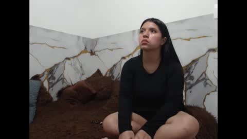 Snapshot of saraandthomas chatting on November 13, 2025, 9:03 pm sara and thomas online show from November 13, 2025, 9:03 pm