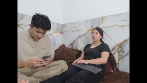 Snapshot of saraandthomas chatting on November 22, 2025, 10:09 pm sara and thomas online show from November 22, 2025, 10:09 pm