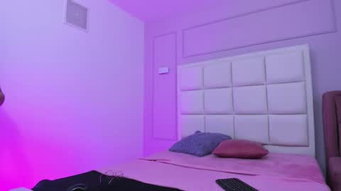 Snapshot of sarabenedetti chatting on October 27, 2025, 3:32 am Sara online show from October 27, 2025, 3:32 am