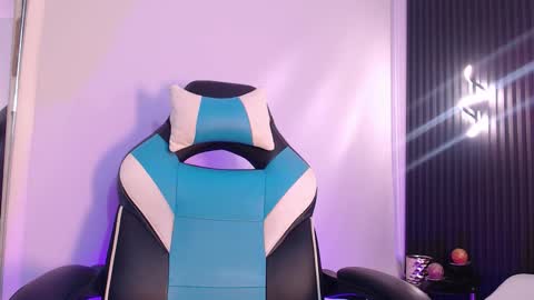 Snapshot of sarabenedetti chatting on November 17, 2025, 4:07 am Sara online show from November 17, 2025, 4:07 am