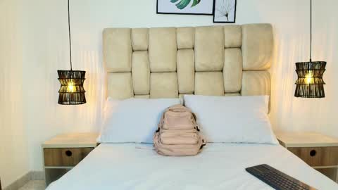 sarablonde_t online show from May 8, 2026, 3:39 pm