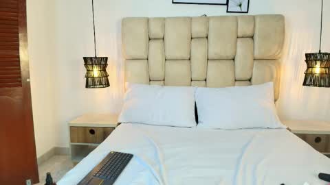 sarablonde_t online show from May 16, 2026, 7:45 pm