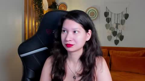 SaraDenars online show from November 26, 2025, 6:03 am