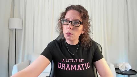 Snapshot of saradesirexo chatting on March 6, 2026, 3:08 pm Sara Desire online show from March 6, 2026, 3:08 pm