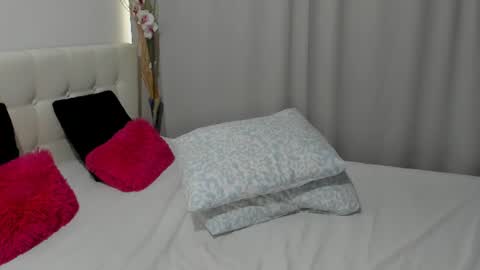 Snapshot of saradusk chatting on July 5, 2026, 3:34 am Sara online show from July 5, 2026, 3:34 am