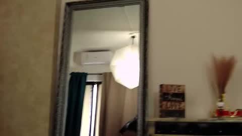 saraelise online show from October 12, 2025, 9:52 am