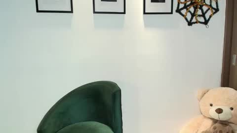 Sara online show from November 11, 2025, 4:56 am