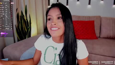 Snapshot of saragrey31 chatting on November 27, 2025, 1:35 pm Sara Grey online show from November 27, 2025, 1:35 pm