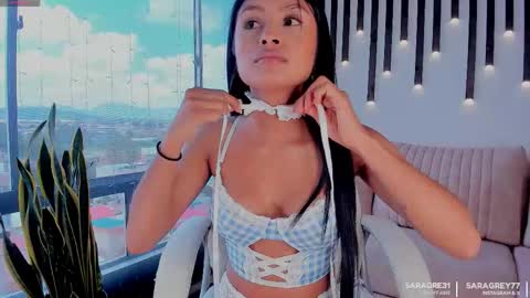 Snapshot of saragrey31 chatting on December 17, 2025, 4:02 pm Sara Grey online show from December 17, 2025, 4:02 pm