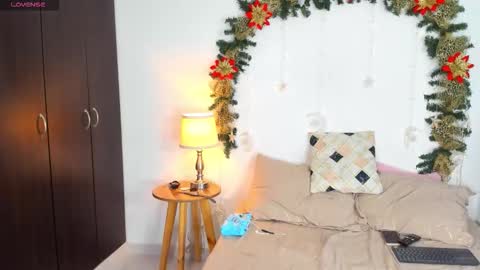 sarah  cinnamon online show from November 30, 2025, 7:07 pm