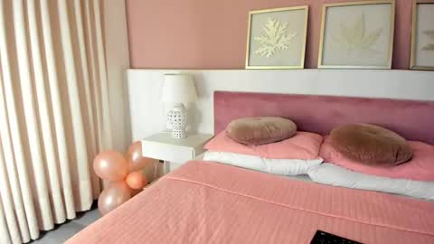 Snapshot of sarah__hills chatting on October 10, 2025, 1:10 pm sarah__hills online show from October 10, 2025, 1:10 pm