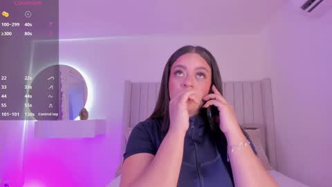 Snapshot of sarah_bonneth chatting on February 5, 2025, 11:23 am Sarah Bonneth online show from February 5, 2025, 11:23 am