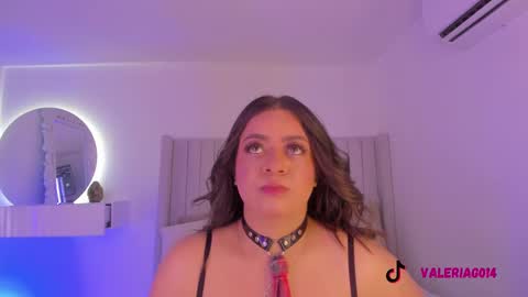 Snapshot of sarah_bonneth chatting on March 9, 2025, 11:58 am Sarah Bonneth online show from March 9, 2025, 11:58 am