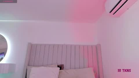 Snapshot of sarah_bonneth chatting on November 1, 2025, 11:56 am Sarah Bonneth online show from November 1, 2025, 11:56 am