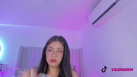 Snapshot of sarah_bonneth chatting on November 17, 2025, 12:00 pm Sarah Bonneth online show from November 17, 2025, 12:00 pm