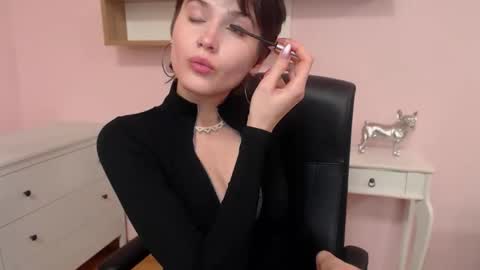 Snapshot of sarah_desire01 chatting on April 23, 2026, 7:52 am Sarah online show from April 23, 2026, 7:52 am
