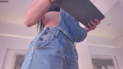       online show from December 18, 2024, 7:41 pm