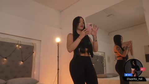       online show from October 4, 2025, 7:56 pm