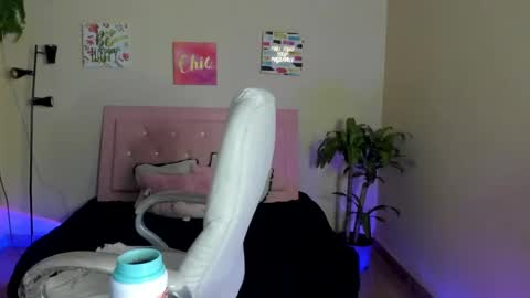 Snapshot of sarah_ramirez777 chatting on February 12, 2025, 11:29 am Sarah Ramirez online show from February 12, 2025, 11:29 am