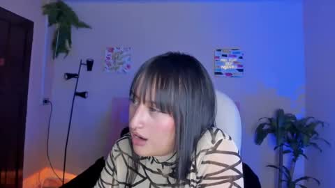 Snapshot of sarah_ramirez777 chatting on February 19, 2025, 5:49 pm Sarah Ramirez online show from February 19, 2025, 5:49 pm