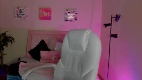 Snapshot of sarah_ramirez777 chatting on March 12, 2025, 6:00 pm Sarah Ramirez online show from March 12, 2025, 6:00 pm
