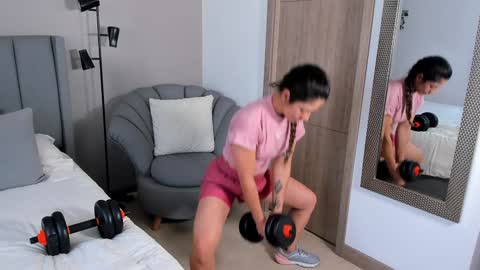 Snapshot of sarah_rayy chatting on January 13, 2025, 5:02 pm sarah_rayy online show from January 13, 2025, 5:02 pm