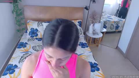 Snapshot of sarah_rayy chatting on October 20, 2025, 8:20 pm sarah_rayy online show from October 20, 2025, 8:20 pm