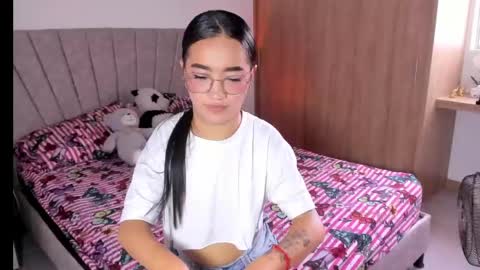 Snapshot of sarah_stone15 chatting on May 28, 2026, 9:56 pm Sarah online show from May 28, 2026, 9:56 pm