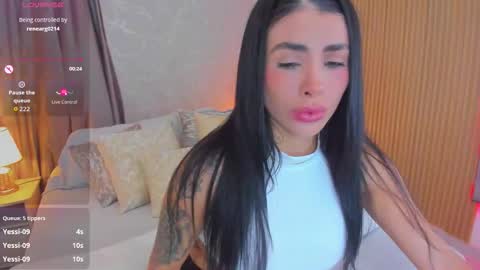 Sarah online show from October 15, 2025, 8:42 pm