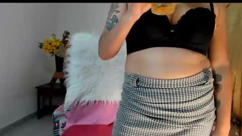 Snapshot of sarah_sweett chatting on October 26, 2025, 11:09 pm Sarah online show from October 26, 2025, 11:09 pm