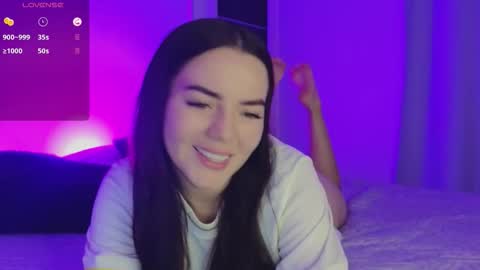 Snapshot of sarah_swtt chatting on November 16, 2025, 3:45 am - next broadcast 28 nov 7 pm Col online show from November 16, 2025, 3:45 am