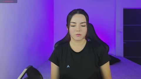 Snapshot of sarah_swtt chatting on November 20, 2025, 3:07 am - next broadcast 28 nov 7 pm Col online show from November 20, 2025, 3:07 am