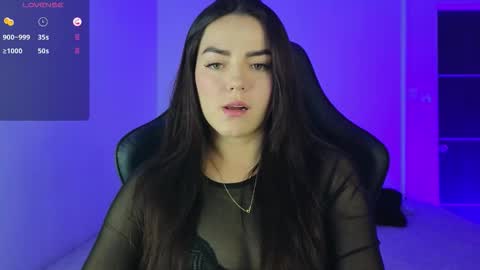 Snapshot of sarah_swtt chatting on December 2, 2025, 2:28 am - next broadcast 28 nov 7 pm Col online show from December 2, 2025, 2:28 am