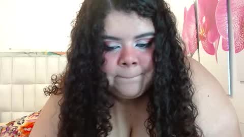 Snapshot of sarahbowiie chatting on November 12, 2025, 10:09 pm SarahBowiie online show from November 12, 2025, 10:09 pm