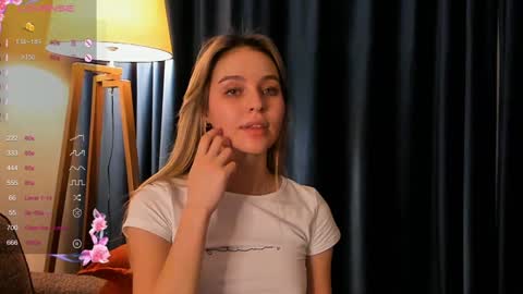 Sarah online show from December 11, 2024, 7:57 pm