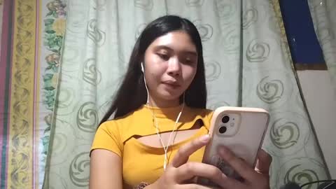 Snapshot of sarahcyganiewicz chatting on May 8, 2026, 5:24 am Sophia online show from May 8, 2026, 5:24 am