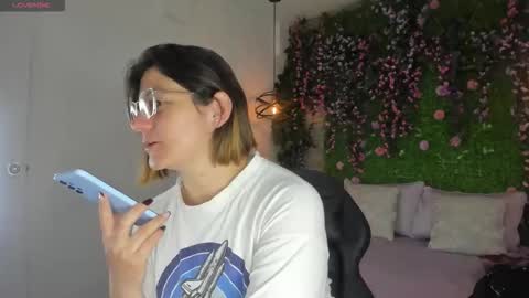 Snapshot of sarahdeyvis chatting on January 19, 2026, 1:15 pm Sarah Deyvis online show from January 19, 2026, 1:15 pm