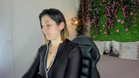 Snapshot of sarahdeyvis chatting on March 2, 2026, 1:51 pm Sarah Deyvis online show from March 2, 2026, 1:51 pm