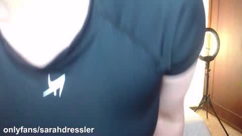 sarahdressler online show from December 3, 2025, 3:14 am